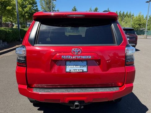 Used 2022 Toyota 4Runner SR5 AWD/4WD image 7