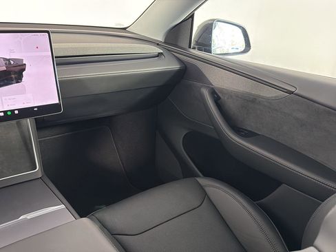 Used 2026 Tesla Model Y Long Range AWD/4WD image 18