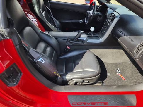 Used 2006 Chevrolet Corvette Convertible w/ Preferred Equipment Group RWD image 24