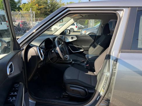 Used 2024 Kia Soul LX w/ Option Group 015 FWD image 22