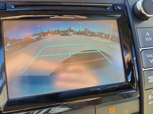 Used 2015 Toyota Camry XLE image 27