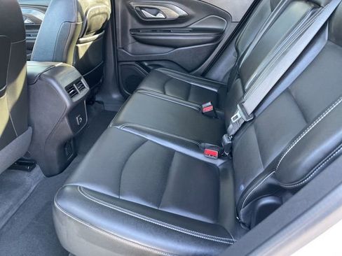 Used 2024 GMC Terrain SLT image 13