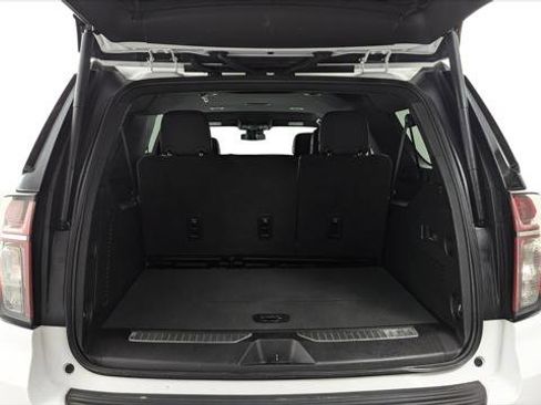 Used 2023 Chevrolet Suburban Premier image 19