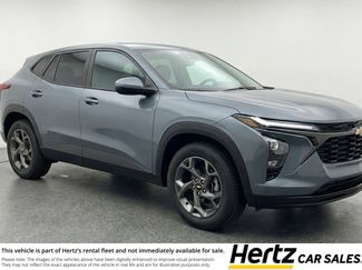 Used 2025 Chevrolet Trax LT video 1