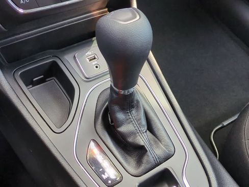 Used 2020 Jeep Cherokee Latitude image 32