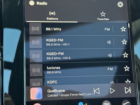 Certified 2025 Volvo XC40 B5 Core image 21