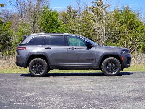 New 2026 Jeep Grand Cherokee Altitude RWD image 5