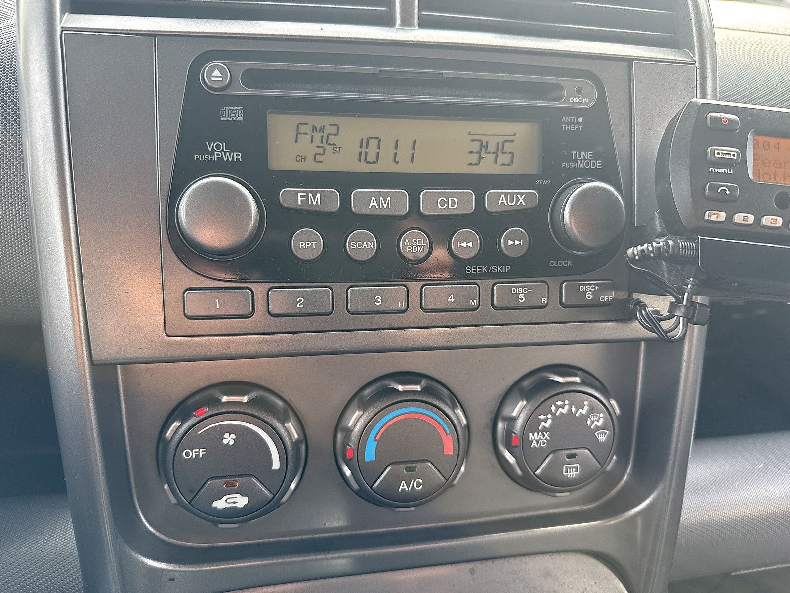 Used 2004 Honda Element EX image 35