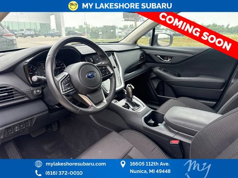 Used 2025 Subaru Outback Premium AWD/4WD image 13