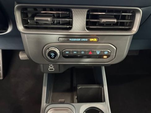 Used 2025 Ford Maverick XL w/ Equipment Group 101A image 23