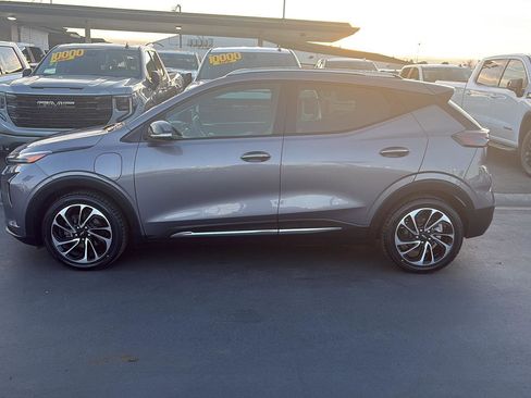 Used 2023 Chevrolet Bolt EUV Premier w/ Sun & Sound Package image 2