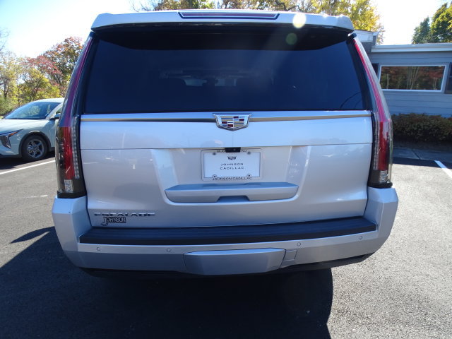 Certified 2018 Cadillac Escalade ESV Luxury AWD/4WD image 22