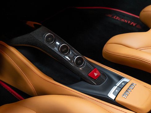Used 2016 Ferrari 488 GTB RWD image 19