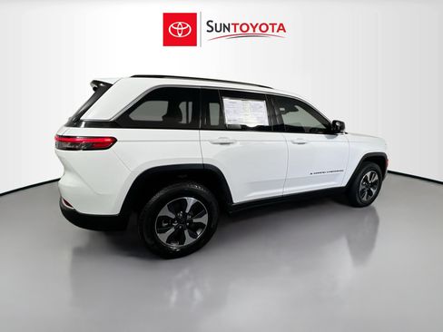 Used 2022 Jeep Grand Cherokee Limited 4xe w/ Luxury Tech Group II AWD/4WD image 9