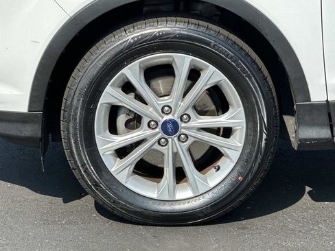 Used 2018 Ford Escape SE FWD image 9