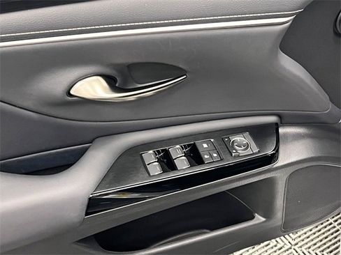 Certified 2025 Lexus ES 350 image 10