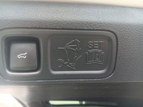 Used 2020 Lincoln Navigator Reserve image 11