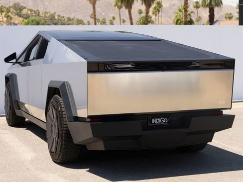 Used 2024 Tesla Cybertruck Cyberbeast AWD/4WD image 7