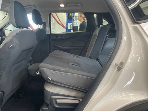 Used 2022 Ford Escape SE w/ SE Sport Appearance Package AWD/4WD image 22