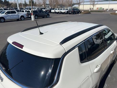 Used 2018 Jeep Compass Latitude image 11