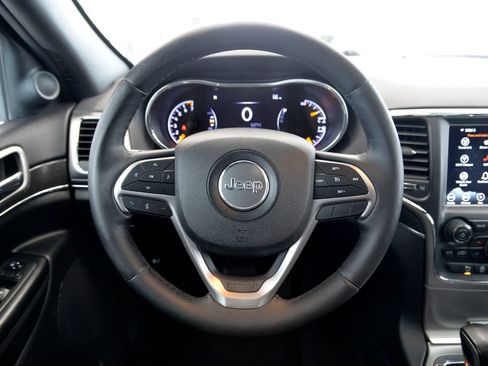 Used 2018 Jeep Grand Cherokee Limited AWD/4WD image 18