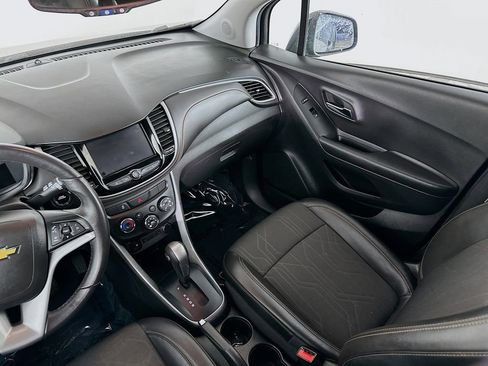 Used 2022 Chevrolet Trax LT w/ LT Convenience Package image 30