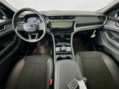 New 2026 Jeep Grand Cherokee L 2WD image 9