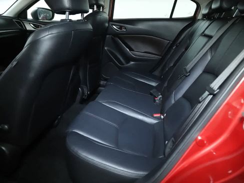 Used 2018 MAZDA MAZDA3 Touring FWD image 14