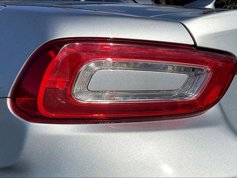 Used 2020 FIAT 124 Spider Abarth w/ Convenience Group image 29