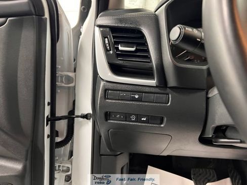 Used 2025 Nissan Rogue SV AWD/4WD image 26