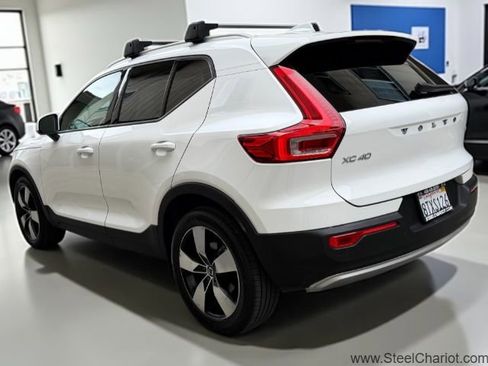 Used 2019 Volvo XC40 T5 Momentum image 4