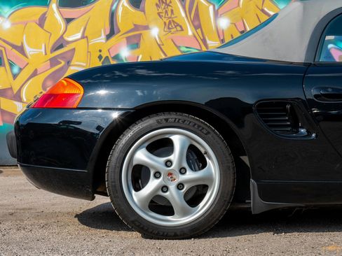Used 2000 Porsche Boxster RWD image 10