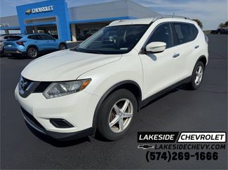 Used 2015 Nissan Rogue SV image 1
