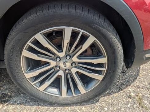 Used 2019 Ford Explorer Platinum AWD/4WD image 26