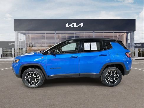 Used 2024 Jeep Compass Trailhawk image 5