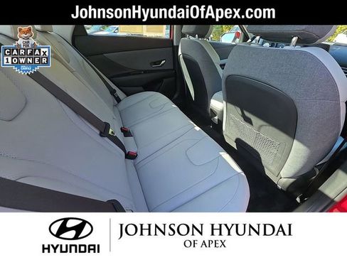 Certified 2025 Hyundai Elantra Limited FWD image 22