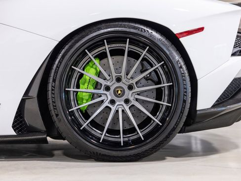 Used 2019 Lamborghini Aventador S image 21
