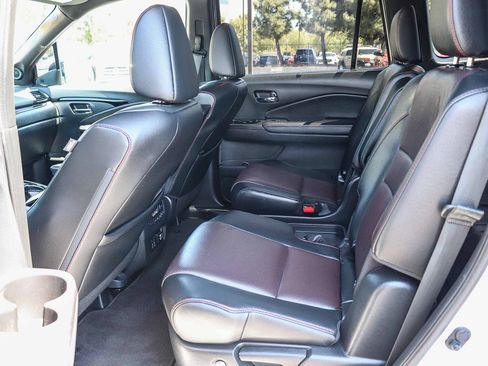 Used 2021 Honda Pilot Black Edition image 21