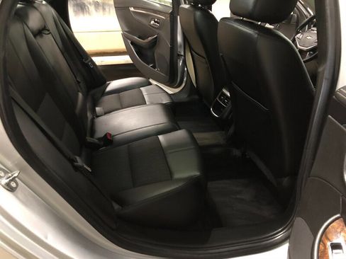 Used 2015 Chevrolet Impala LT w/ Convenience Package image 18