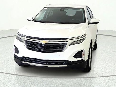 Used 2022 Chevrolet Equinox LT FWD image 2