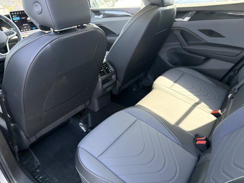 New 2026 Volkswagen Tiguan SE FWD image 10