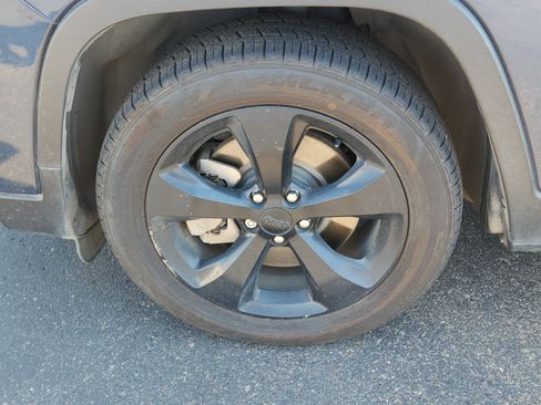 Used 2021 Jeep Cherokee Latitude image 7