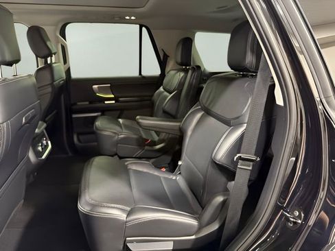 Used 2025 Ford Expedition Platinum AWD/4WD image 26
