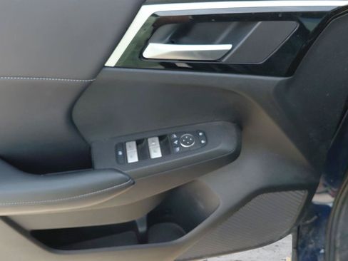 Used 2024 Mitsubishi Outlander SE AWD/4WD image 26
