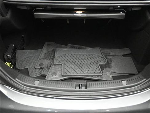 Used 2017 Mercedes-Benz E 300 4MATIC image 24