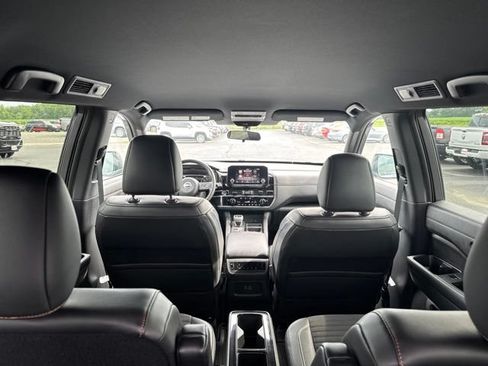 Used 2024 Nissan Pathfinder Rock Creek AWD/4WD image 12