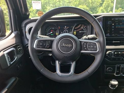 Used 2024 Jeep Wrangler Unlimited Sahara AWD/4WD image 19