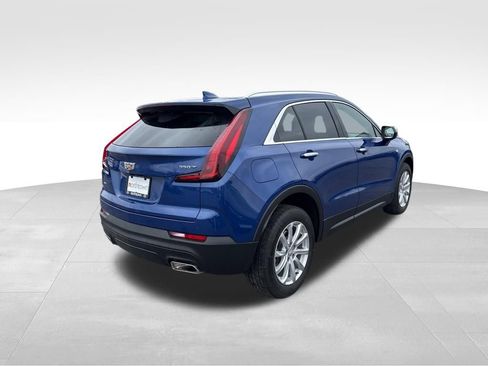 Used 2021 Cadillac XT4 Luxury w/ Cold Weather Package image 7