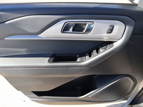 New 2026 Ford Explorer Active w/ Active Comfort Package image 18