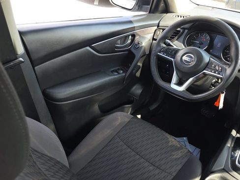 Used 2019 Nissan Rogue S FWD image 25